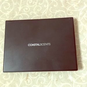 Coastal Scents refillable palette with eyeshadows
